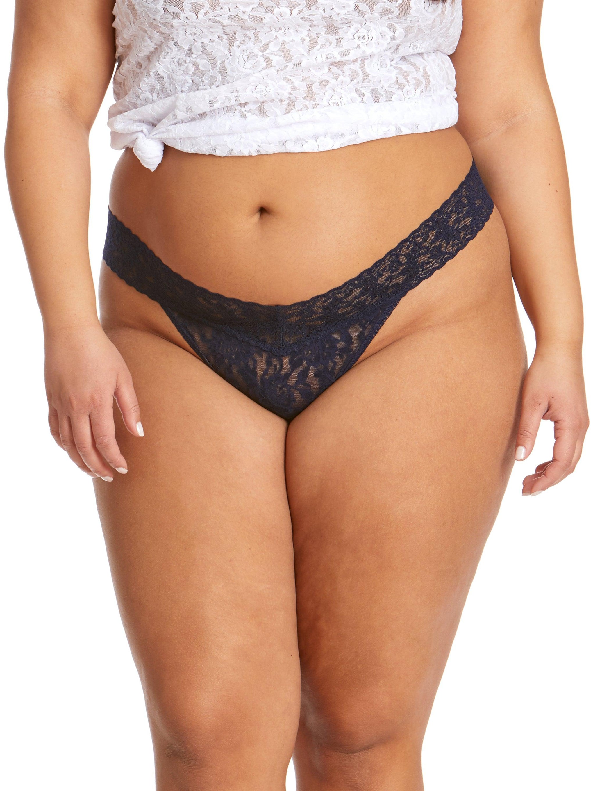 Plus Size Retro Lace Crotchless Thong in Black