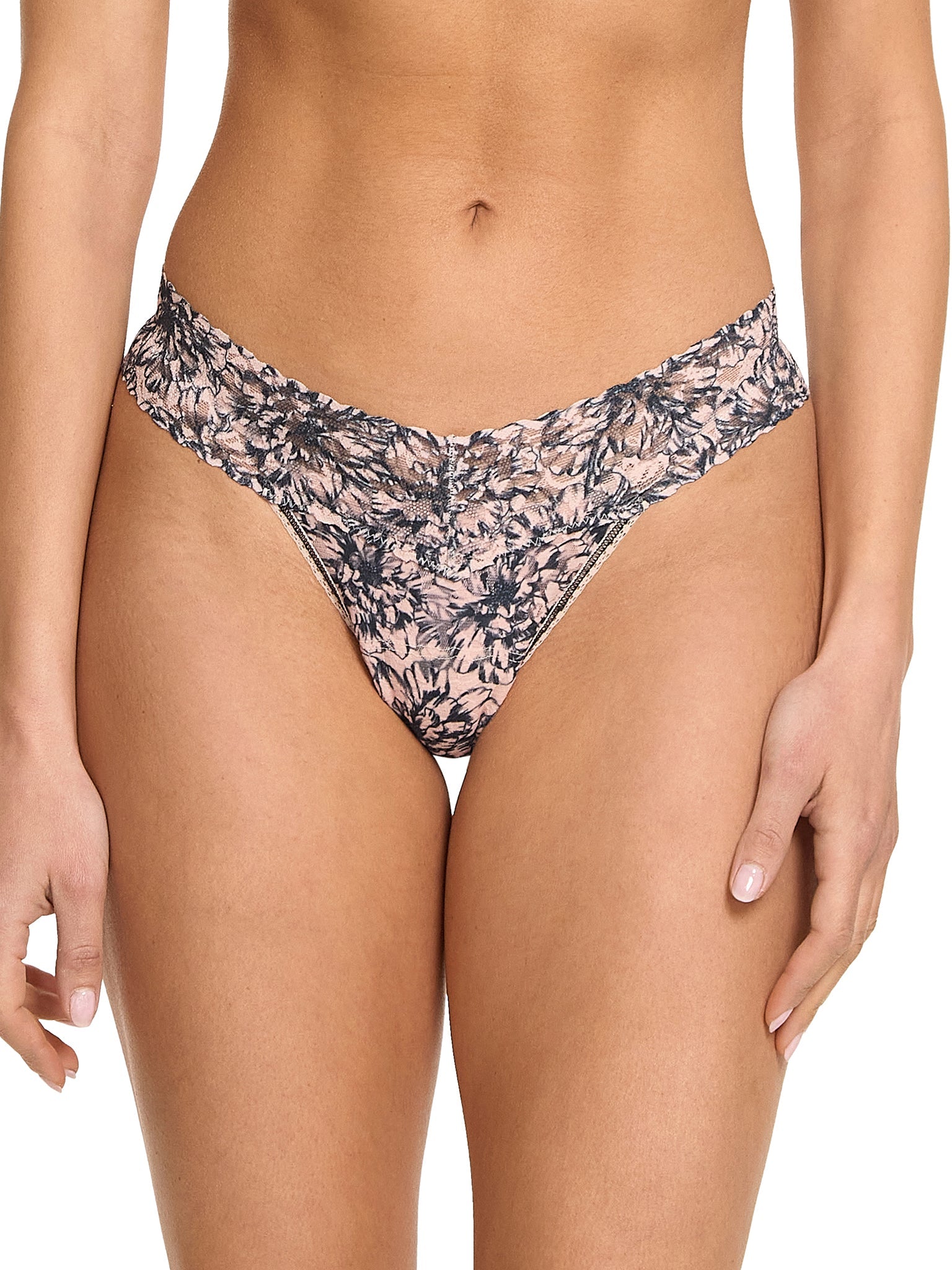 Printed Signature Lace Low Rise Thong Outline